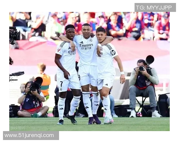 巴塞罗那签下世界级前锋，挑战皇家马德里的霸权！