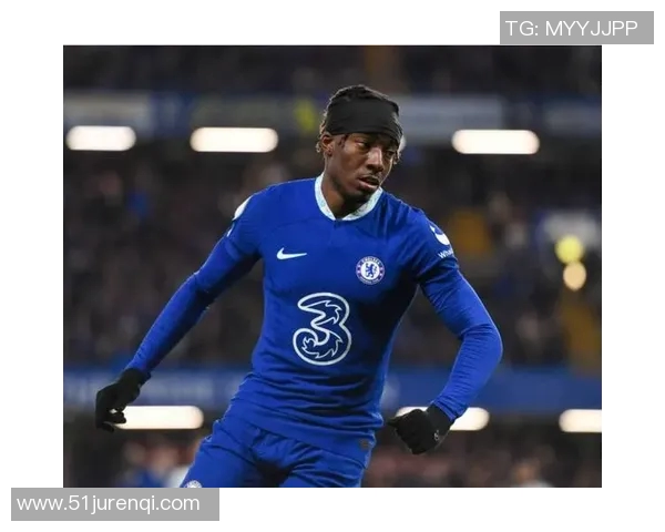 切尔西签下巴西新秀门将卡马略，引发外界对守门员位置的讨论