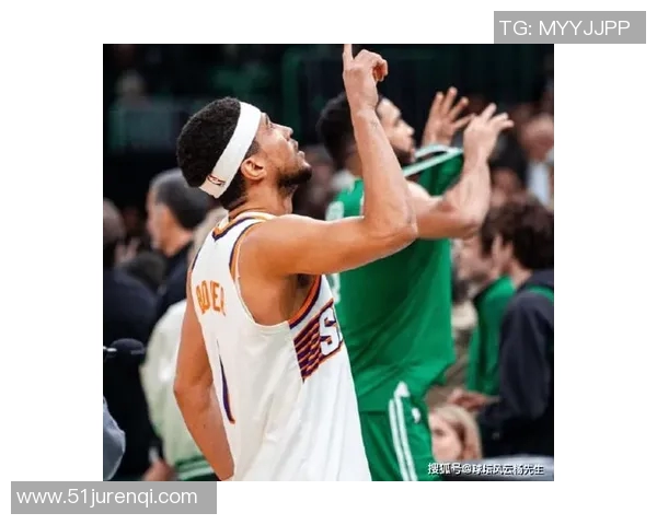 太阳大胜凯尔特人,布克砍下33+5+6——他是如何主宰赛场的? 太阳大胜凯尔特人,布克砍下33+5+6——他是如何主宰赛场的?